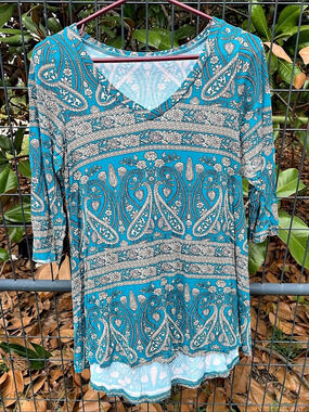Boho-Style Teal Paisley V-Neck 3/4 Sleeve Tunic Top Tags Missing See Pictures